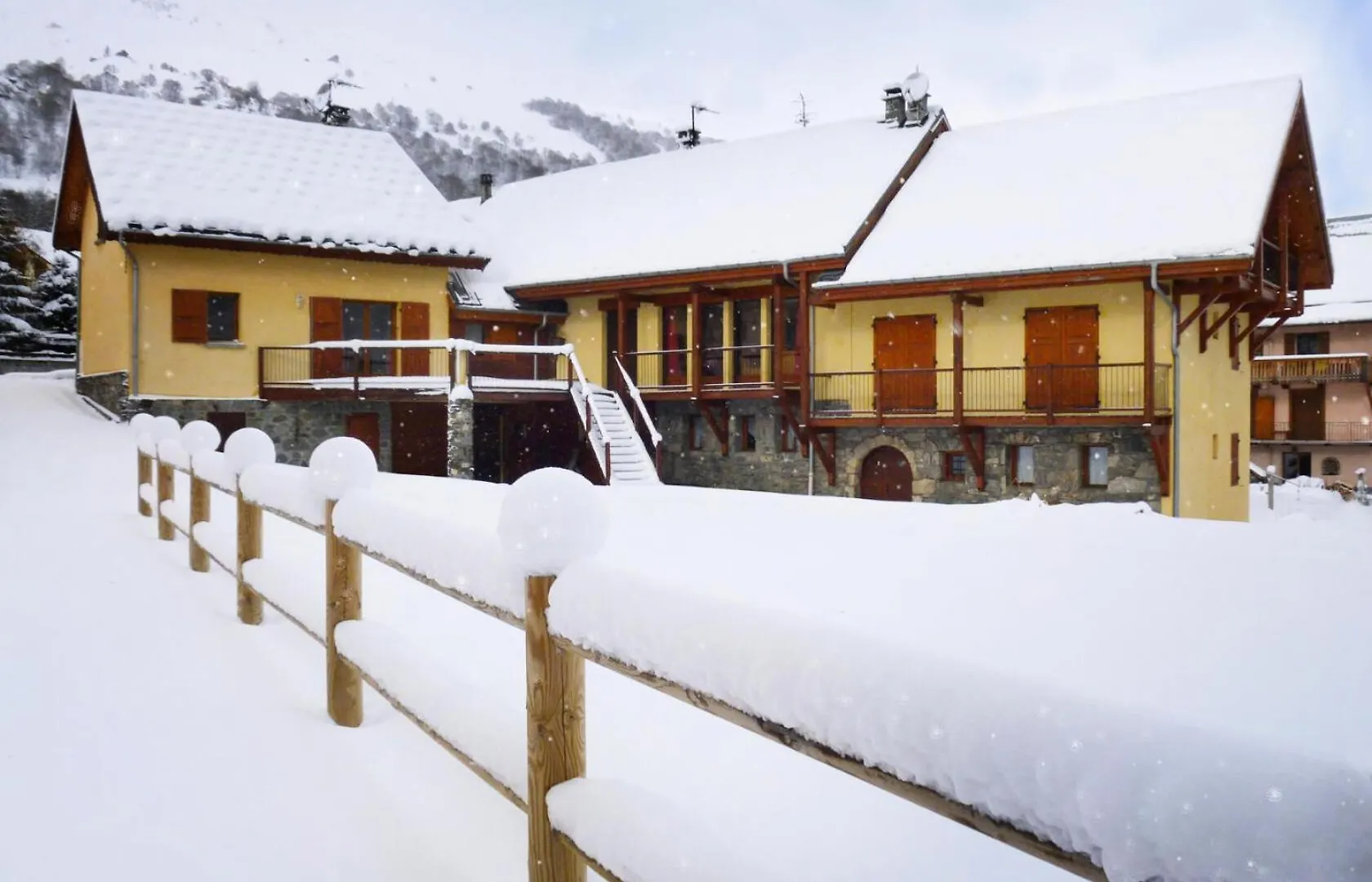 Residence Les Fermes Du Planet - Chalet En Triplex 12 Personnes 4 Expose Sud-Est Mae-7974 Valloire Apartment